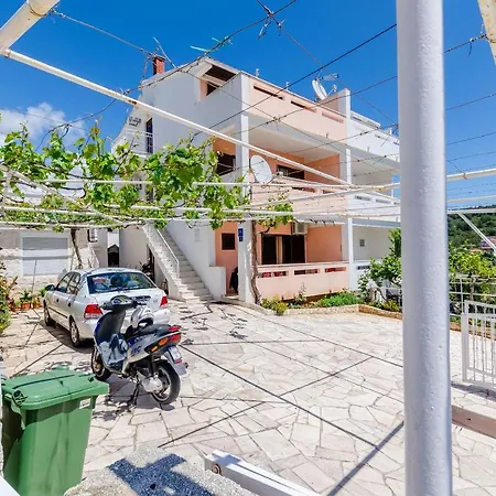 Kursan Apartment *